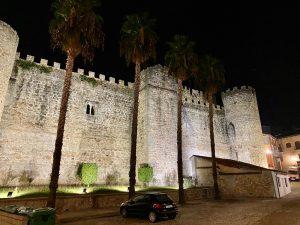 ? EL CASTILLO DEL CONDESTABLE DÁVALOS LUCE EN TODO SU ESPLENDOR ? 6 IMG 20201123 WA0046 Web del Ayuntamiento de Arenas de San Pedro