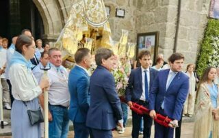 La Virgen del Pilar volvió a bendecir las calles de Arenas en su procesión 7 Web del Ayuntamiento de Arenas de San Pedro